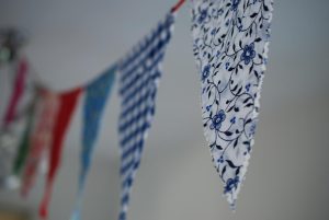 Home Gepersonaliseerde slingers met glinsterende letters voor feestdecoratie bij verjaardag