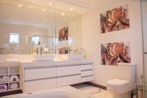 Tips om je woning veiliger te maken in Zandvoort met sloten, buitenverlichting en beveiligingssystemen